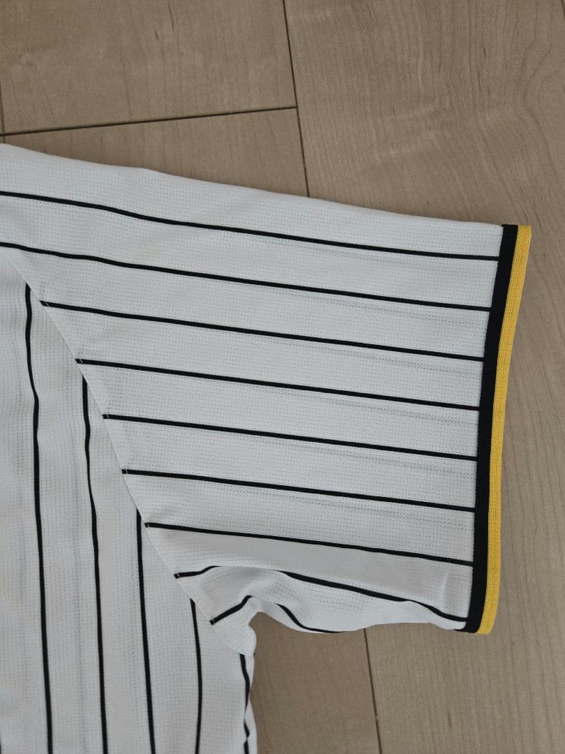 阪神タイガース レプリカユニフォーム 佐藤選手 サイズM