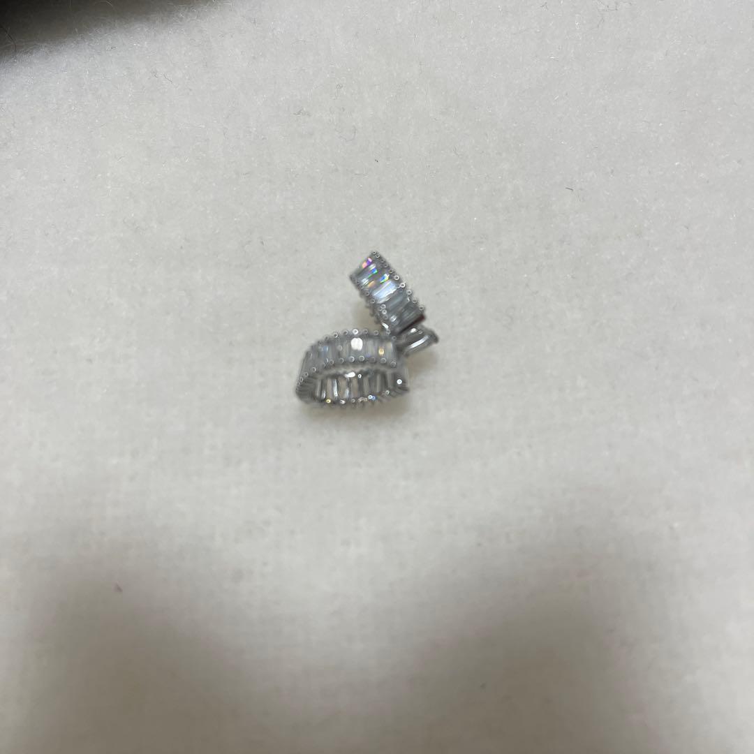 SWAROVSKI アリアナ・グランデ イヤーカフ