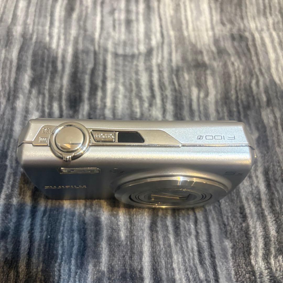 【極美品】Fujifilm FinePix F100fd コンデジ