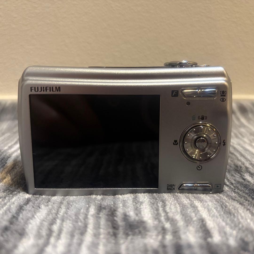 【極美品】Fujifilm FinePix F100fd コンデジ
