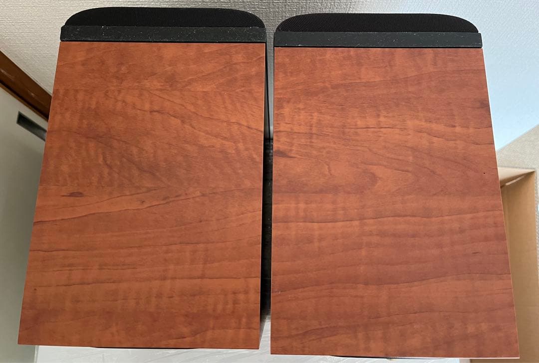 B&W (Bowers & Wilkins) ブックシェルフスピーカー 686