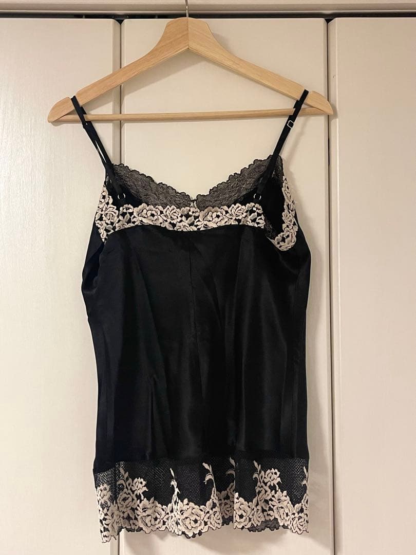 【試着のみ・新品タグ付き】Intimissimi シルク100% キャミソール