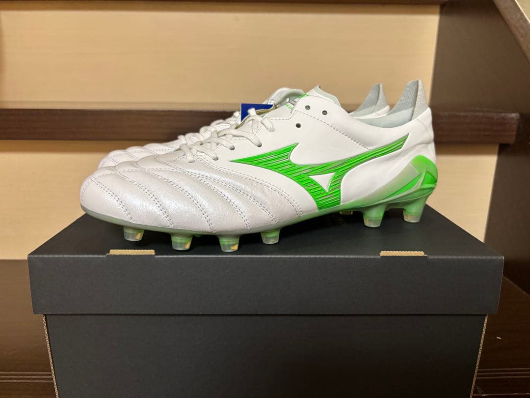 サッカースパイク　モレリアネオ4 JAPAN 限定カラー　新品　26.5cm