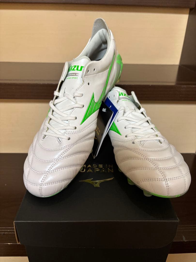 サッカースパイク　モレリアネオ4 JAPAN 限定カラー　新品　26.5cm