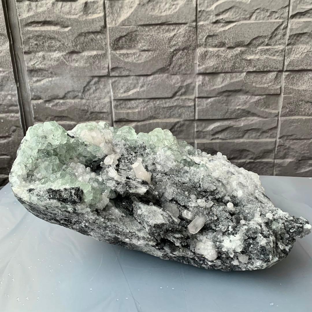 ALLSALE☆自然の神秘☆大型淡いグリーンフローライト原石クラスター