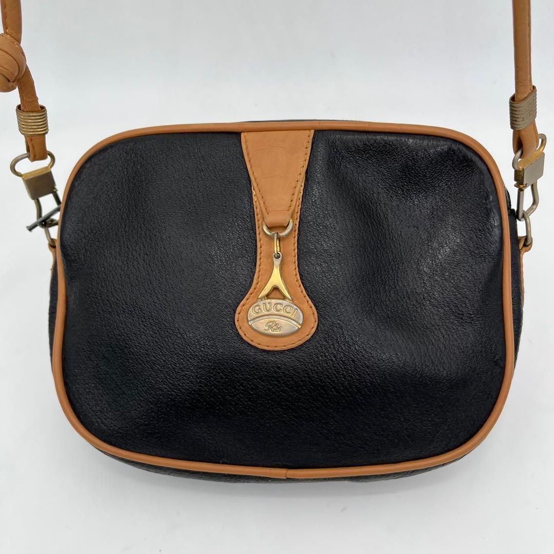 GUCCI ショルダーバッグ ポシェット 斜めがけ ロゴ金具 グッチプラス 本革