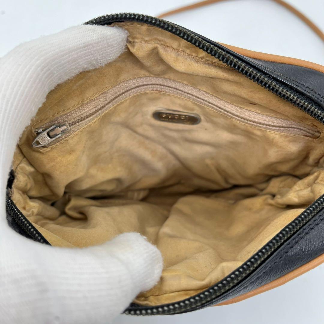 GUCCI ショルダーバッグ ポシェット 斜めがけ ロゴ金具 グッチプラス 本革