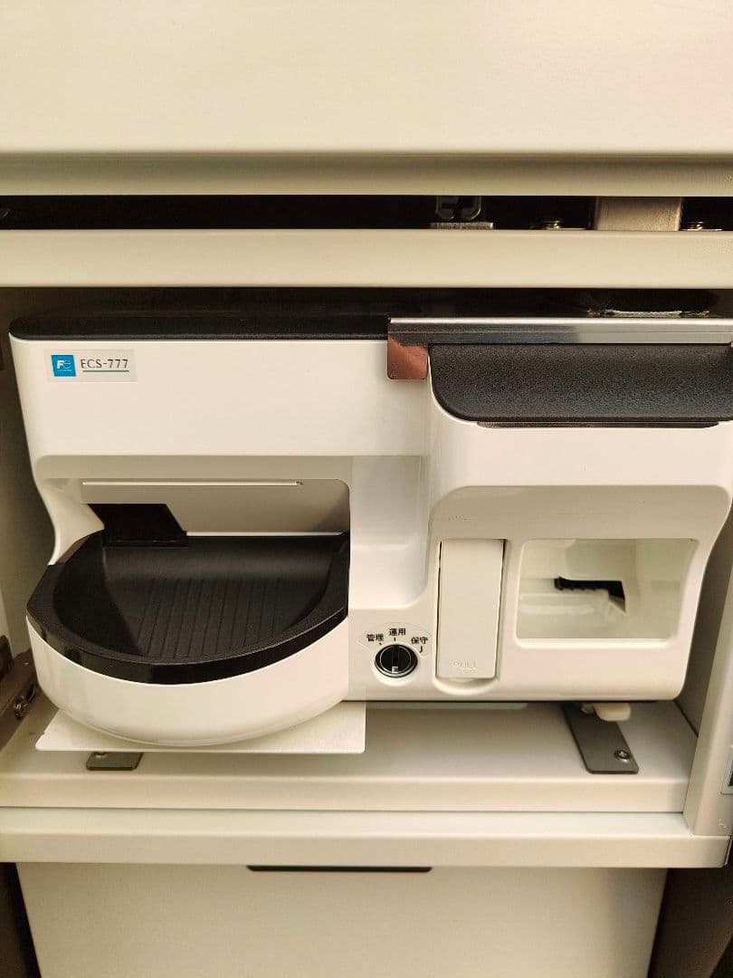 液晶　券売機　動作品！保証あり １台の値段　２台あります。 自動レジスタンド