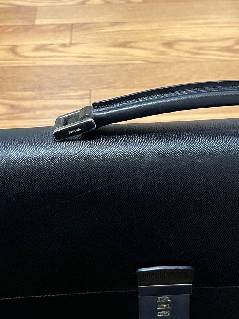 プラダ ブリーフケース