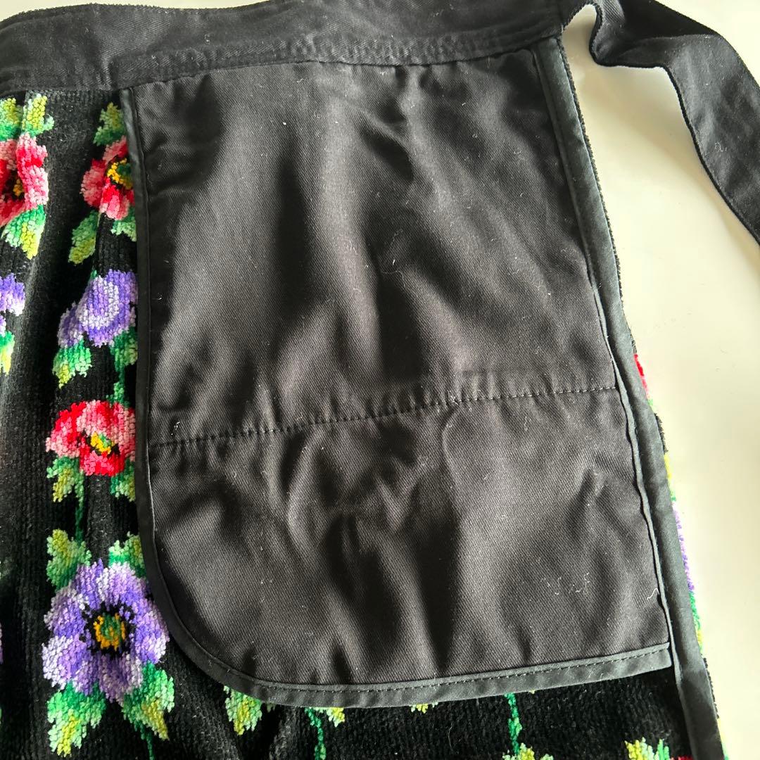 FEILER 花柄エプロン 黒
