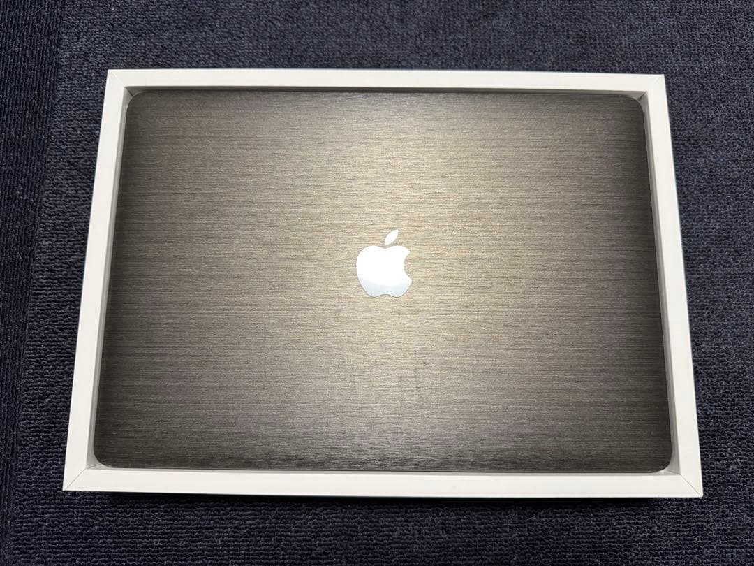 MacBook Pro 13.3インチ M1 8GB 箱・純正充電器付