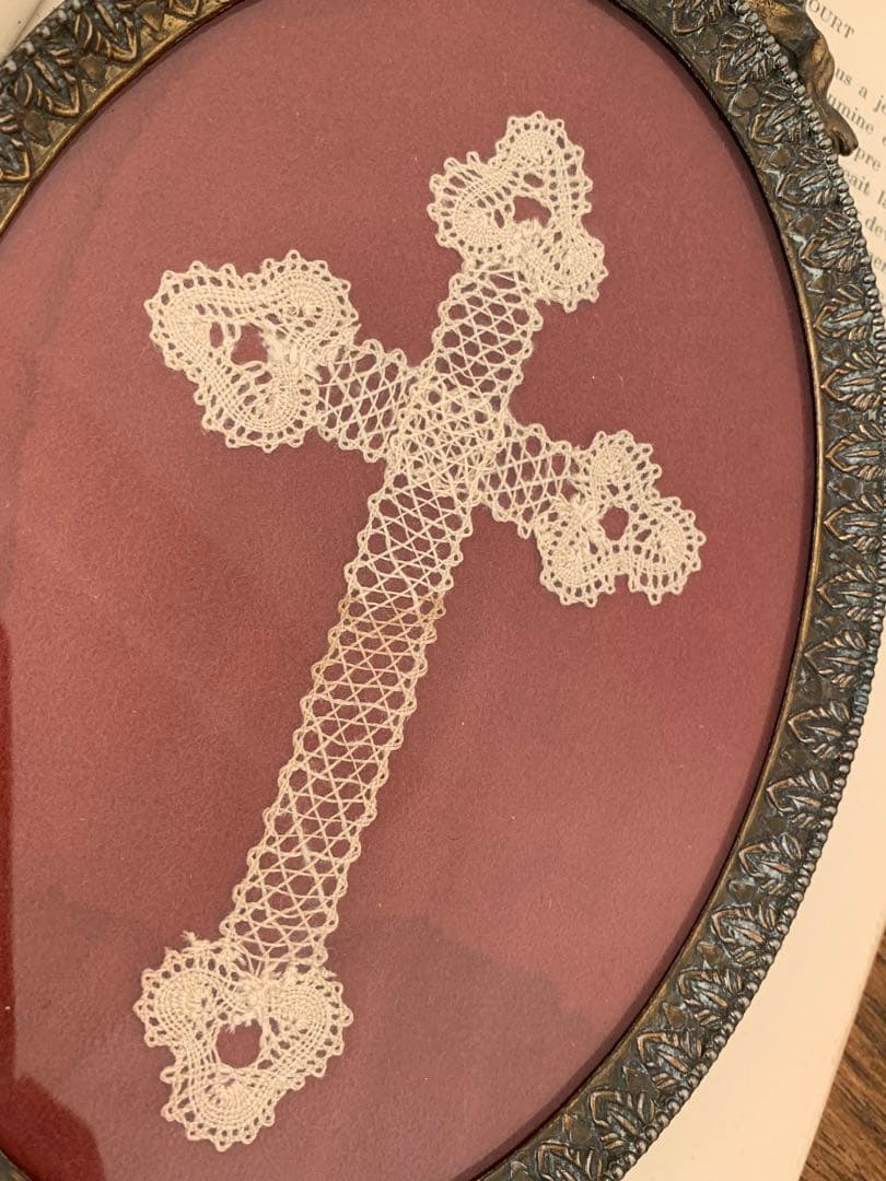 フランス　蚤の市　リボンモチーフ　フレーム　レース入り　ブロカント