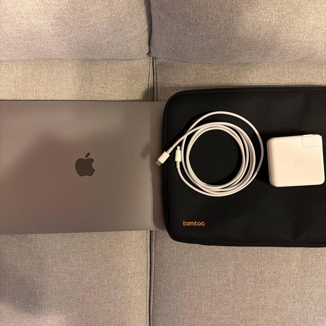 MacBook Pro 13インチ i7 32GB tomtocケース付き