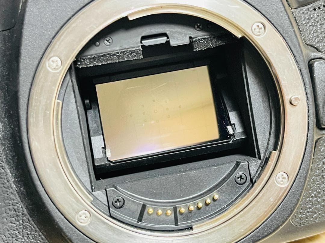 フルサイズ一眼❗Canon EOS 6D本体、EF35-105レンズ　付属品多数