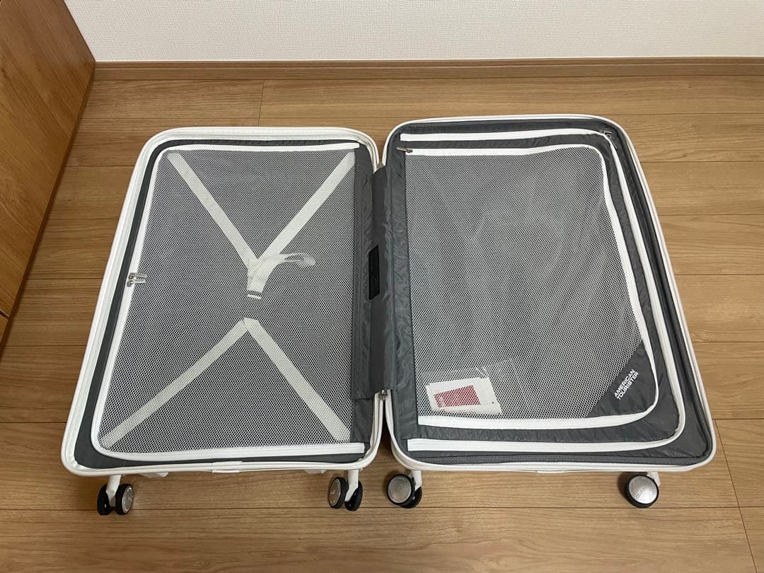 アメリカンツーリスター　スーツケース　両開き　スクアセム