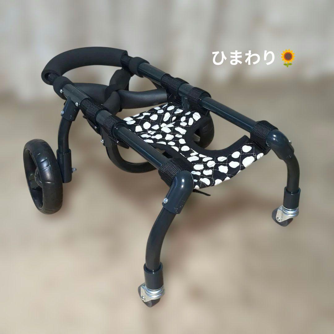 ワンちゃん4輪　リハビリ　食事補助　犬用車椅子　体制維持　犬の歩行器