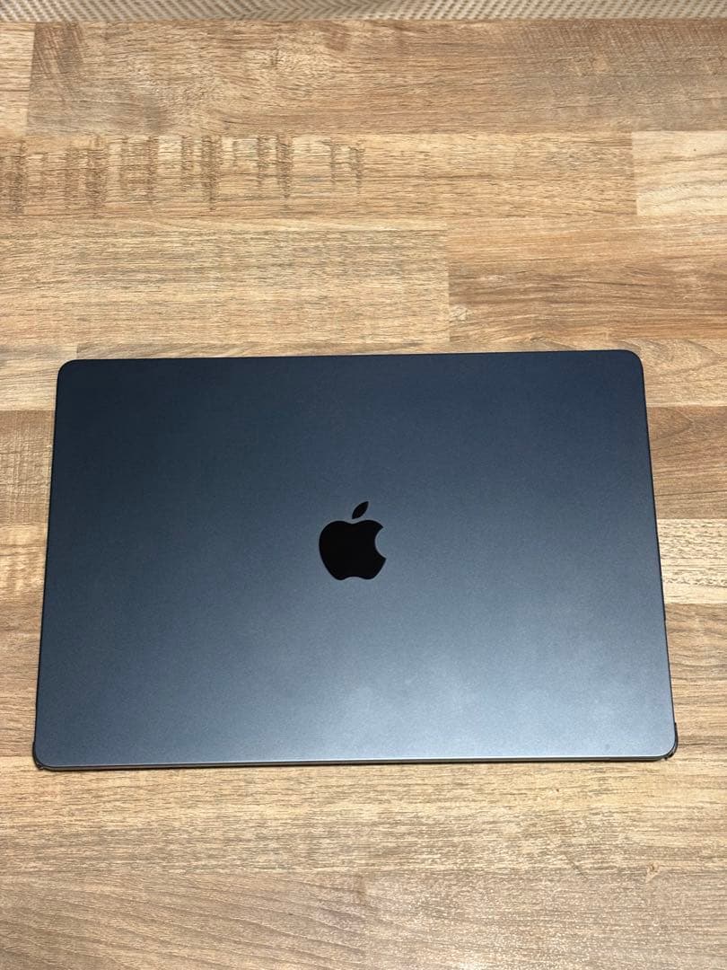 【ほぼ新品】Apple MacBook Air m2 15.4インチ　256GB