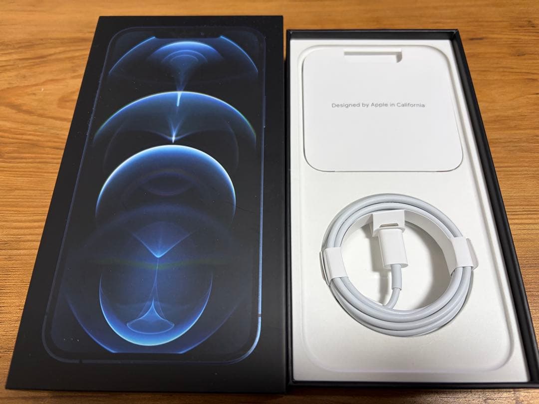 iPhone12promaxパシフィックブルー256GB 交換用ガラスフィルム付