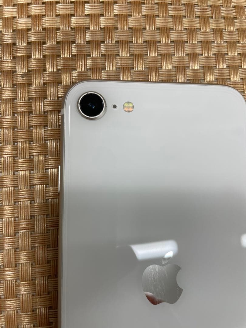 iPhone SE 第3世代 64 GB スターライトSIMフリー【1244】