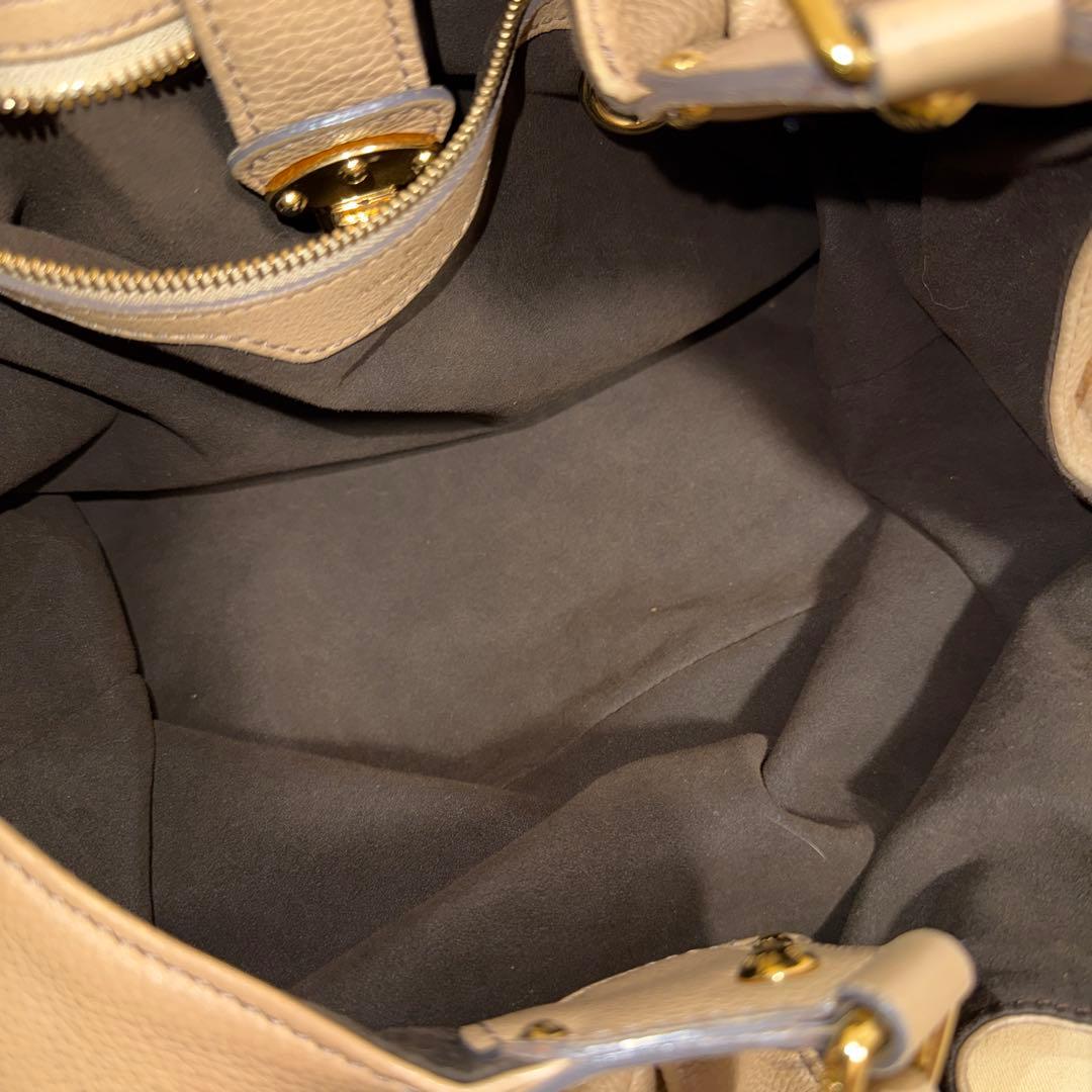 ショルダーバッグ　LOUIS VUITTON マヒナXL