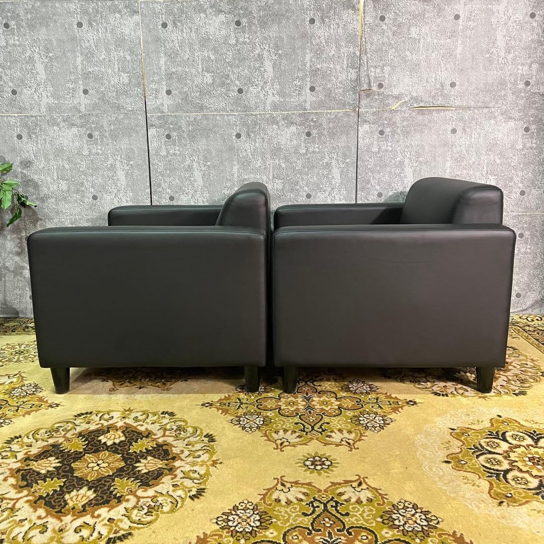 コメント者꧁サンワサプライ꧂ソファ&オットマン&ガラステーブルセット