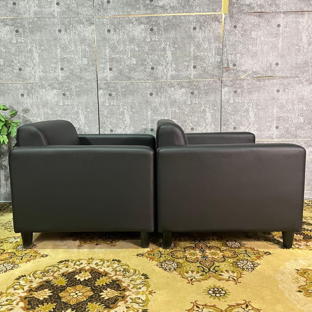 コメント者꧁サンワサプライ꧂ソファ&オットマン&ガラステーブルセット