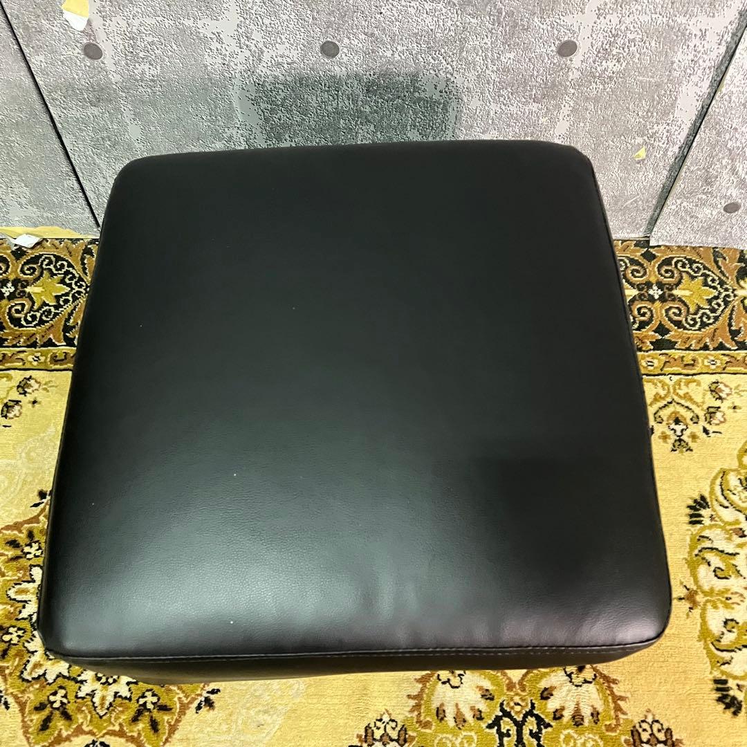 コメント者꧁サンワサプライ꧂ソファ&オットマン&ガラステーブルセット