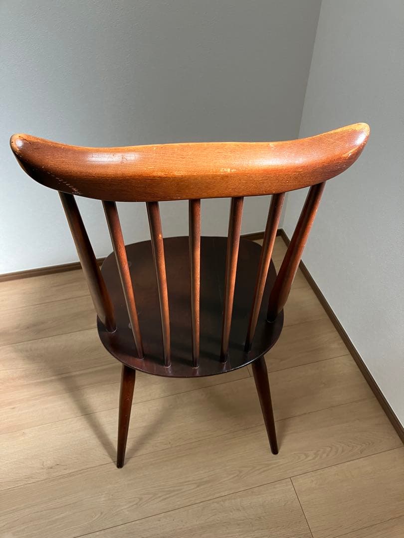 アンティークチェアー