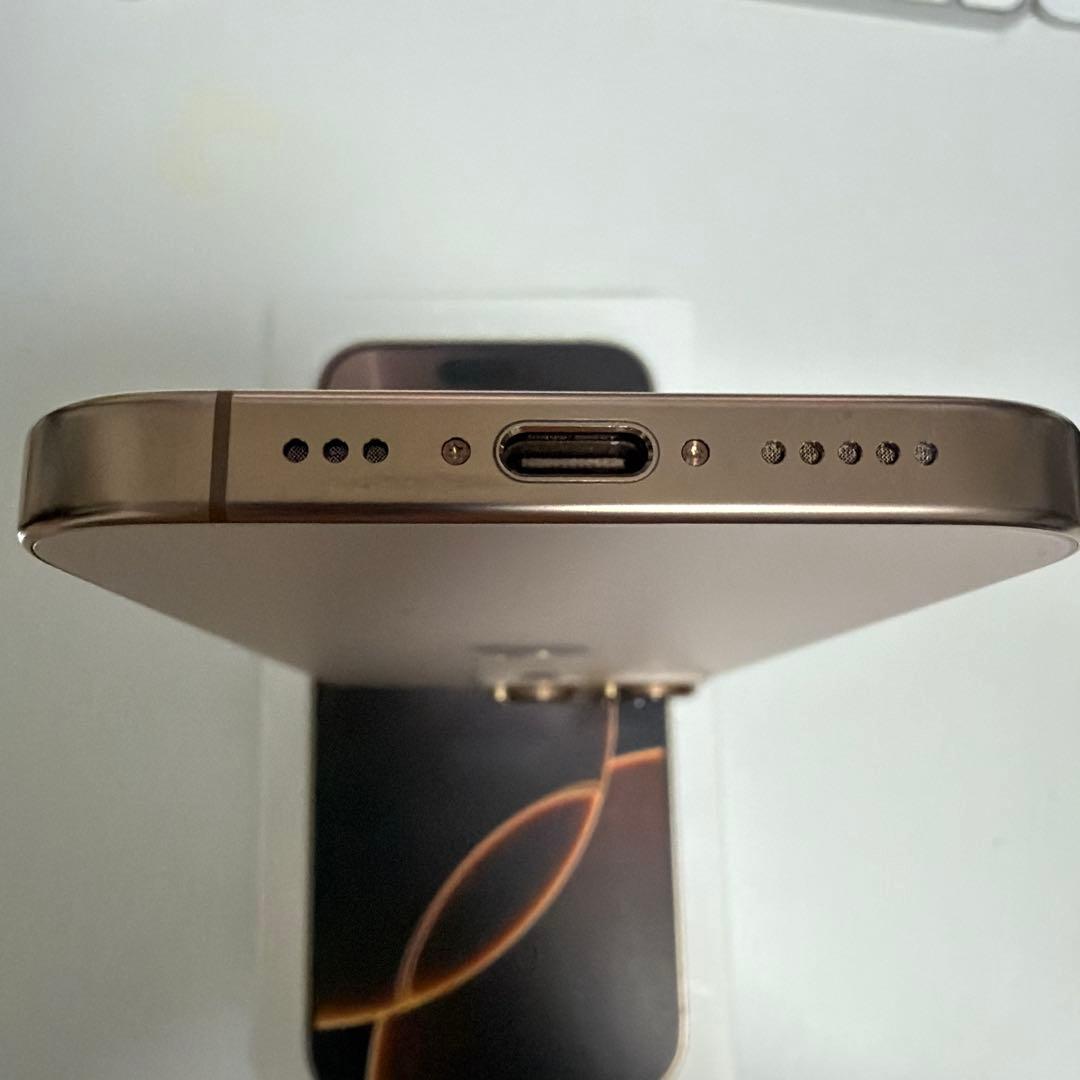 Apple iPhone 16 Pro デザートチタニウム 本体