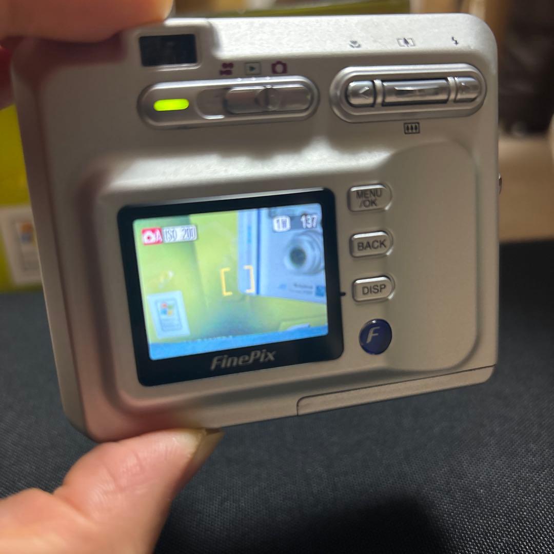 【動作確認済】フジフィルムFUJIFILM F410 デジカメ XDカード２枚