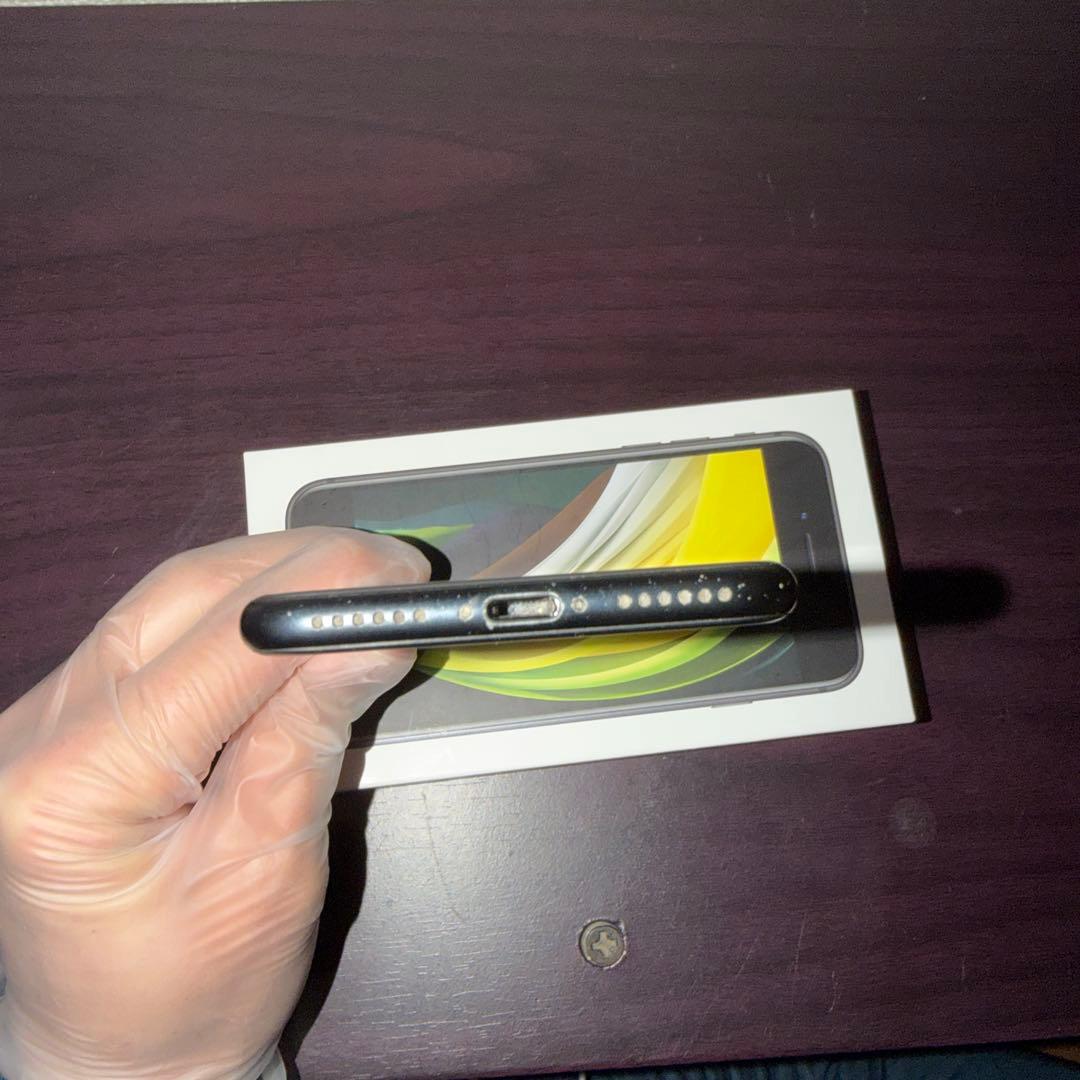 iPhone SE (第2世代) 126GB ブラック