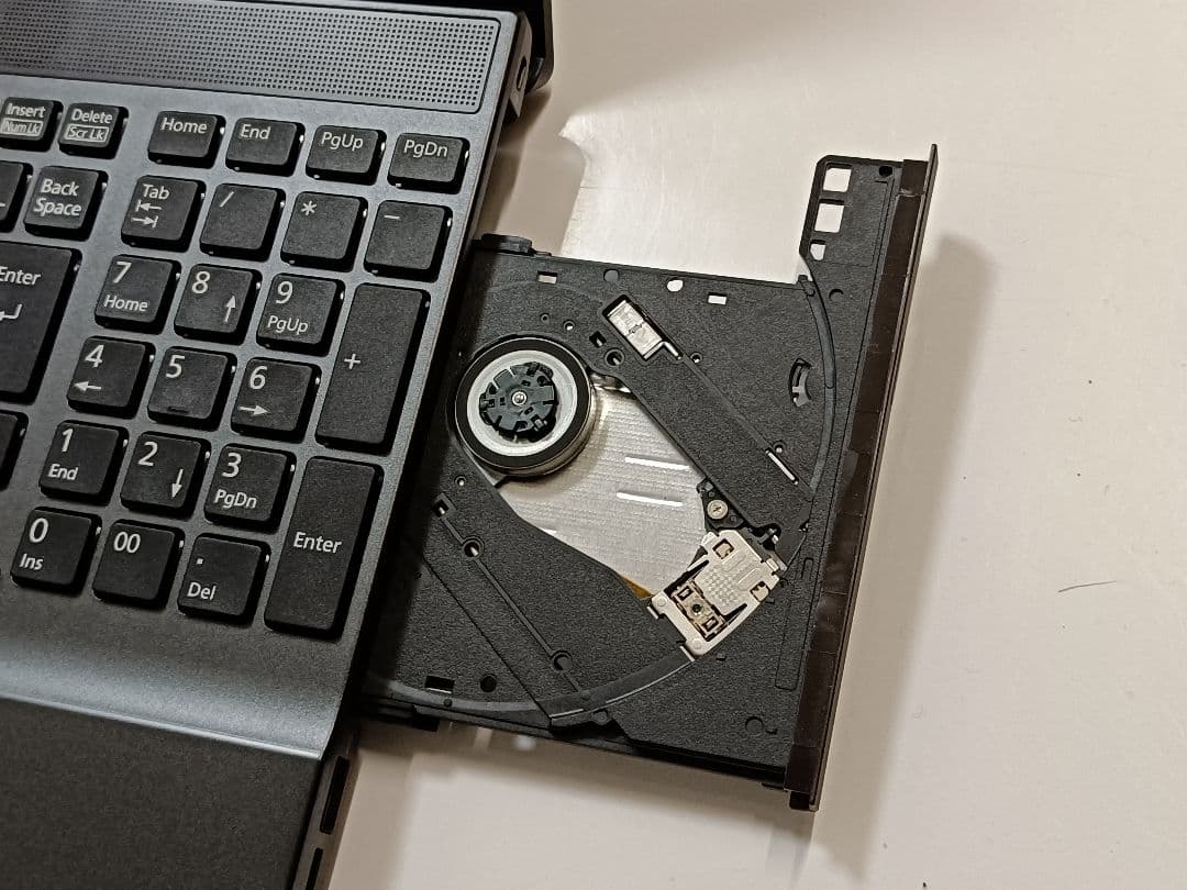 2022年製 富士通 Windows11 SSD 15.6型 ノートパソコン