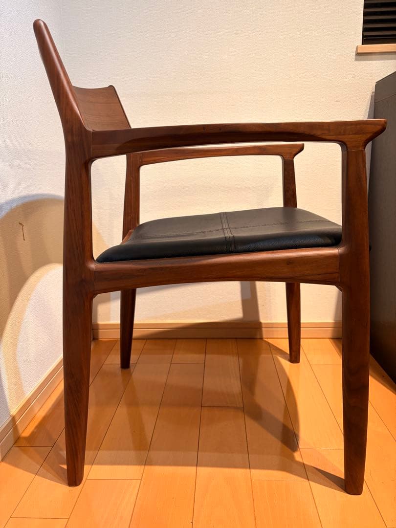 ダークブラウン アームチェア モダン