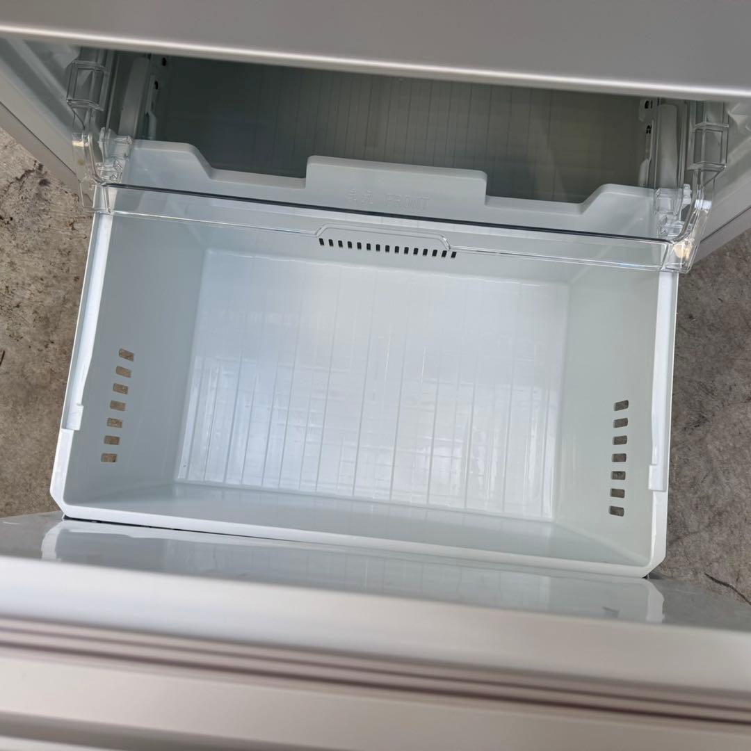 129⭐️2025年製★ほぼ新品★東芝　冷蔵庫　大型　3ドア　自動製氷　356L
