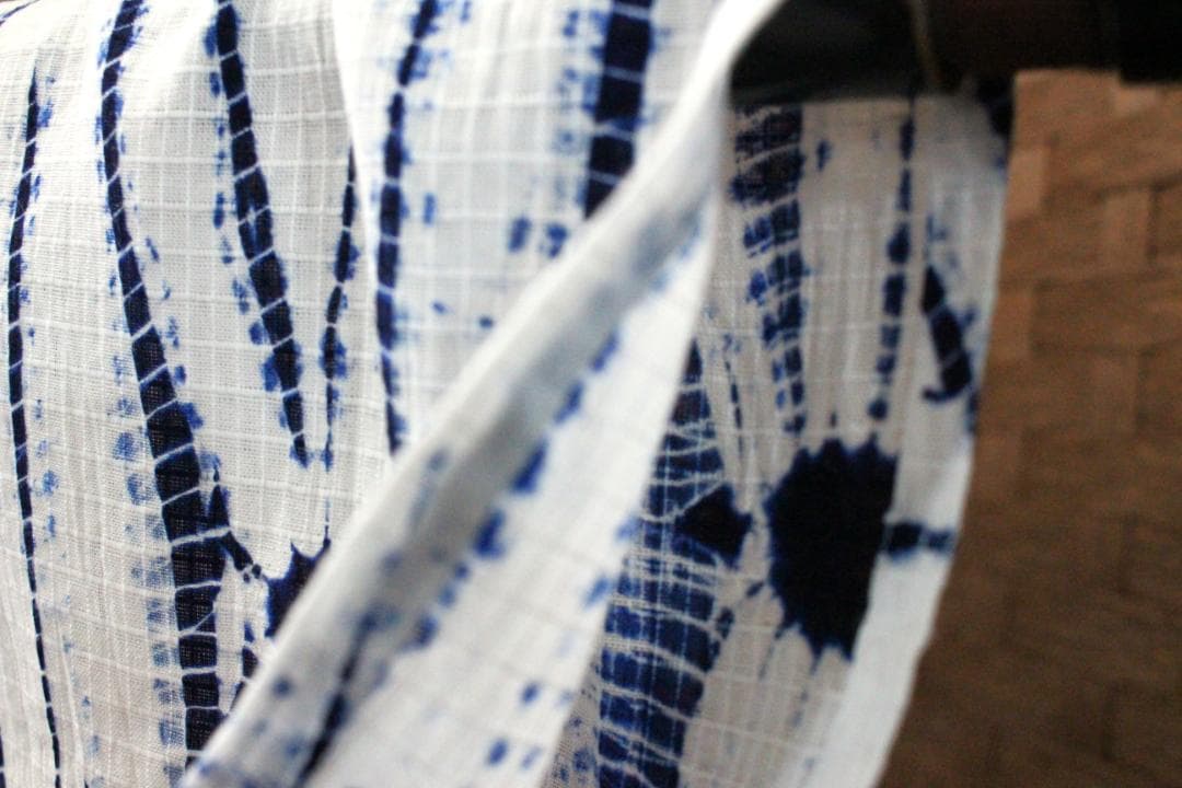 【有松絞り】【浴衣】【白地に藍】【肩身丈161/裄69】白地に藍の杢目絞り浴衣