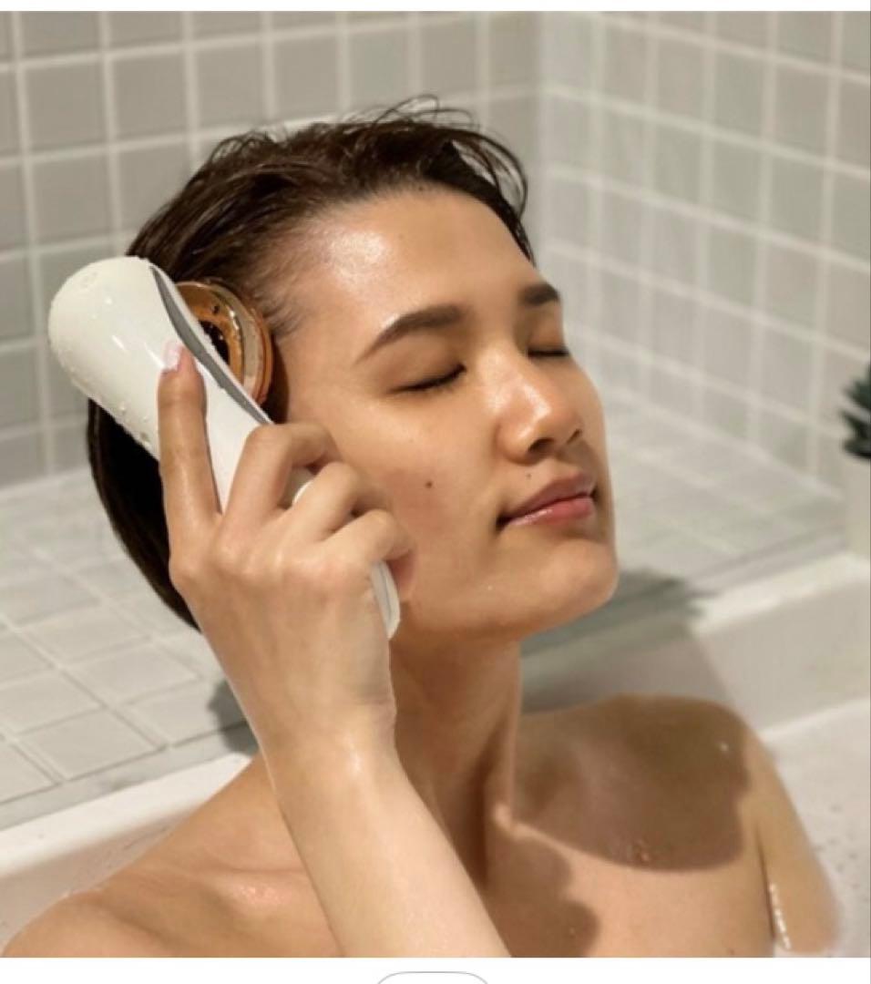 定価44000円！髪、顔両方使える！Esthead ヘッドスパ美顔器