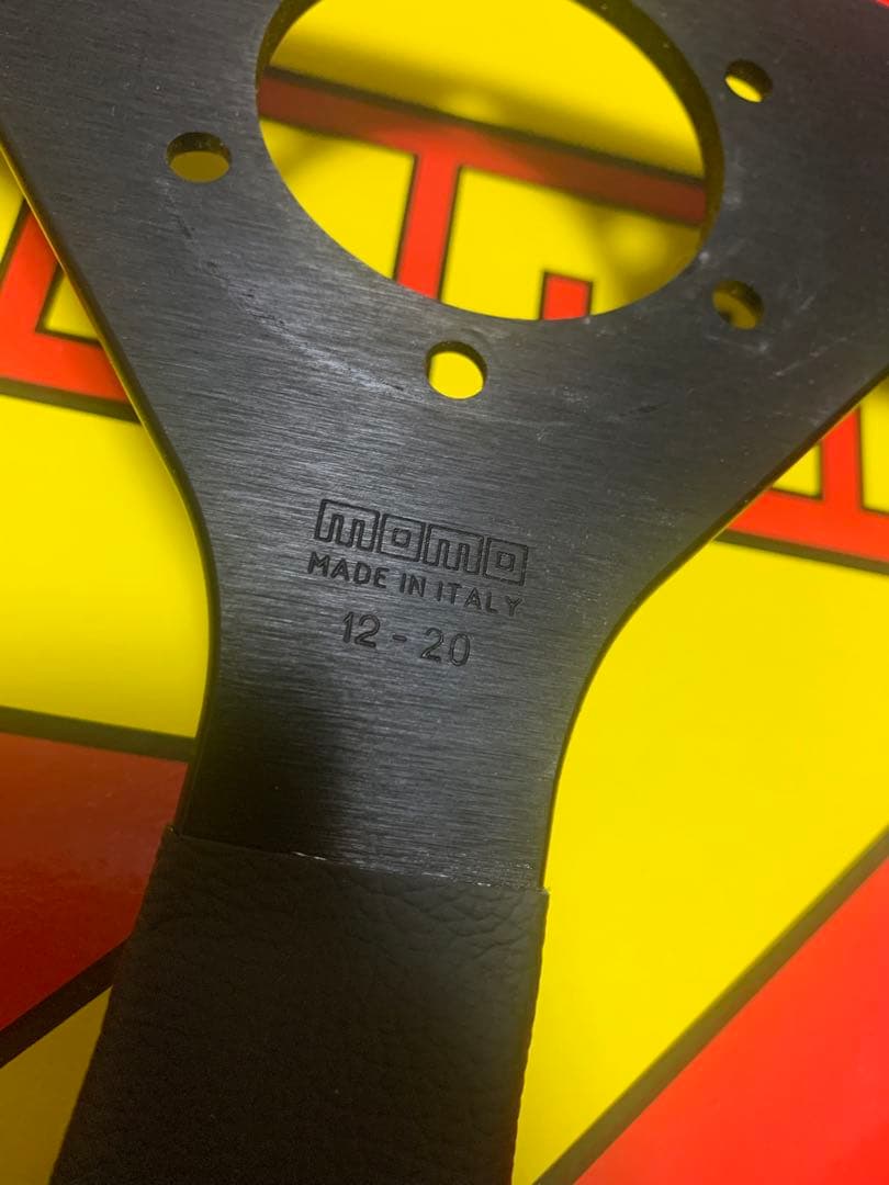 momo ヴェローチェレーシング　320mm