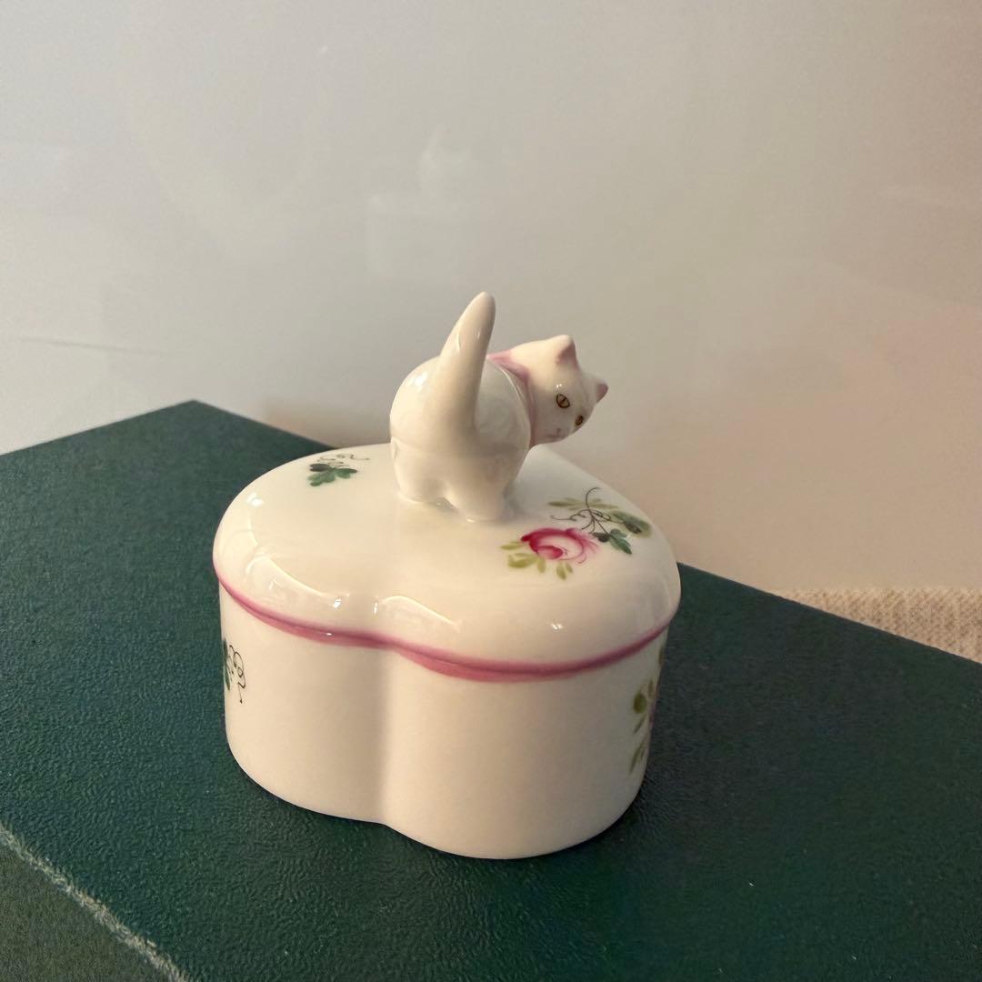 ヘレンド ウィーンの薔薇　ピンク　猫　ミニ小物入れ ボンボニエール