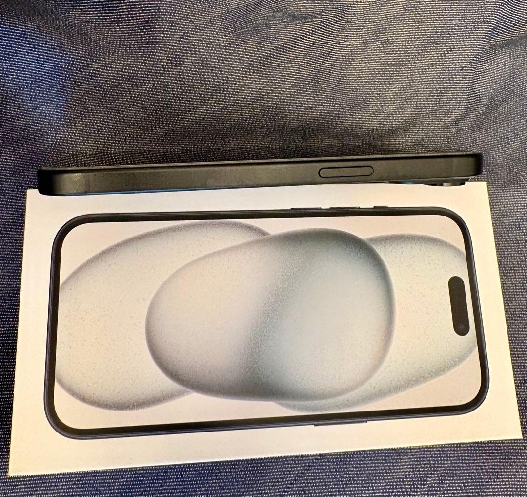 【美品】iPhone 15 128GB ブラック SIMフリー