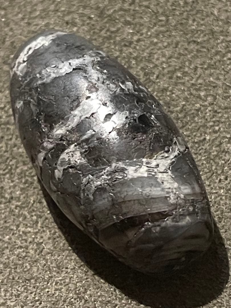 出土　双亀甲天珠