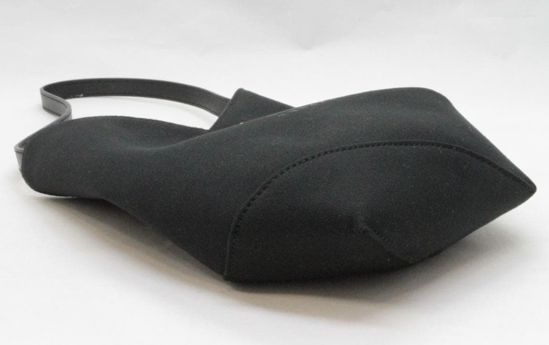 エムエムシックス メゾンマルジェラサテン地ショルダーバッグ【超美品】