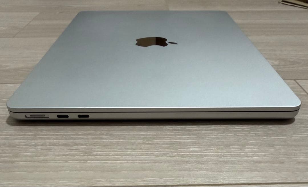 M2 MacBook Air（2022年モデル）シルバー