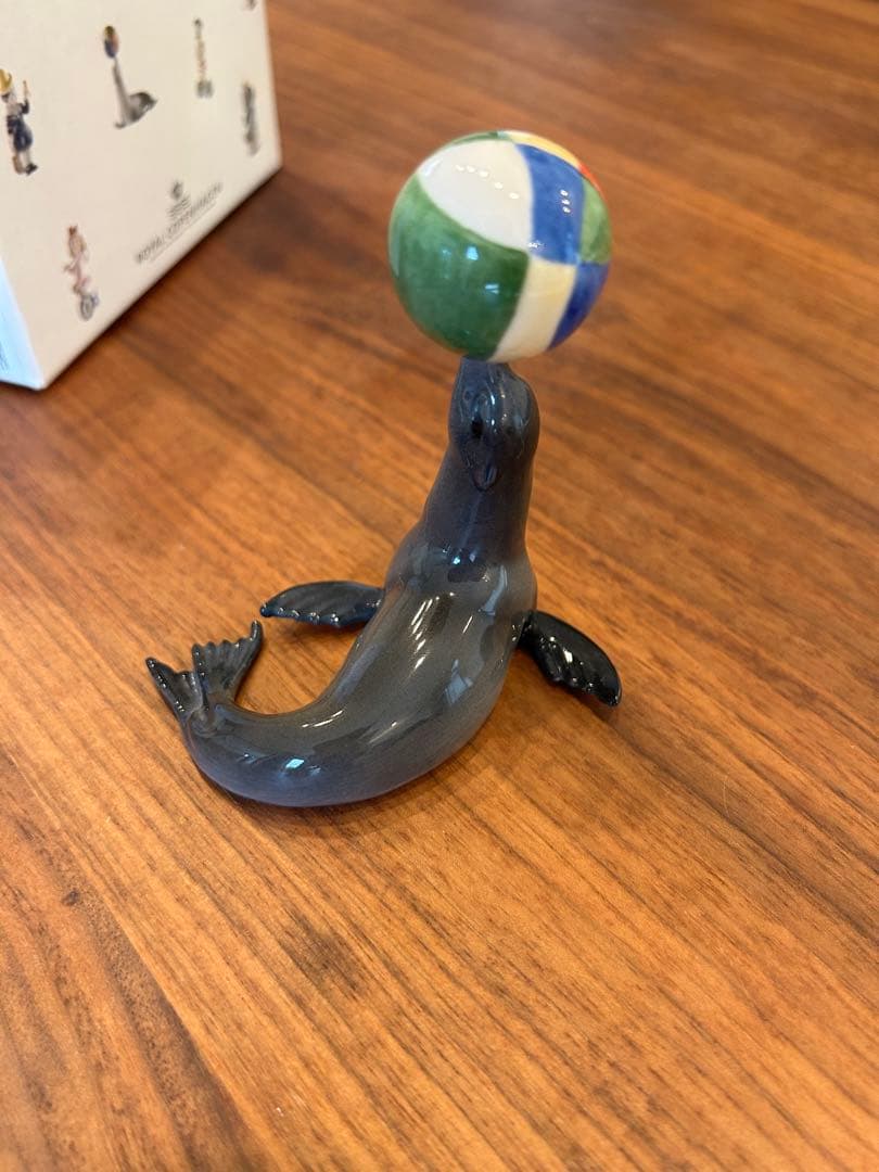 ロイヤルコペンハーゲン　ミニサーカスコレクション　フィギュリン　アシカとボール