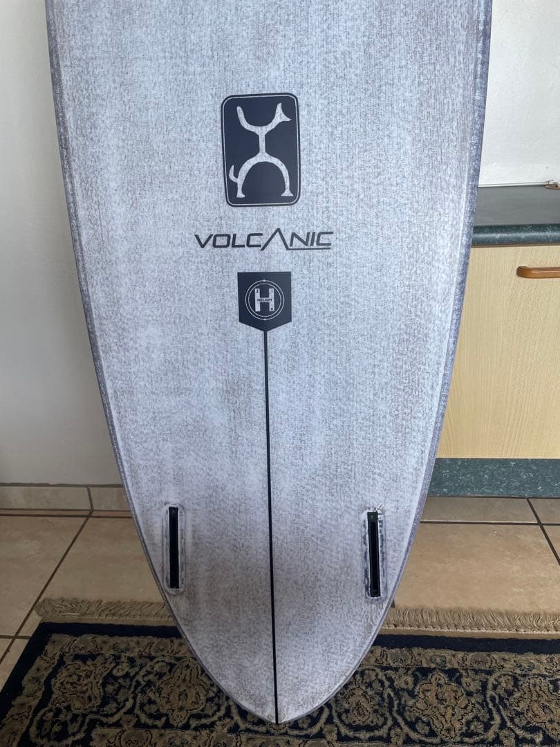 サーフボード　Sunday Volcanic サンディポルカニック