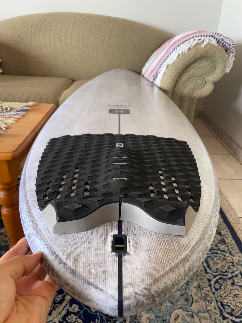 サーフボード　Sunday Volcanic サンディポルカニック