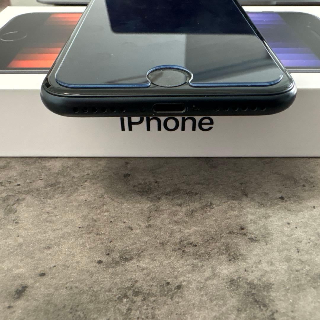 iPhone SE 第3世代（SE3）128GB ミッドナイト本体 初期化済み