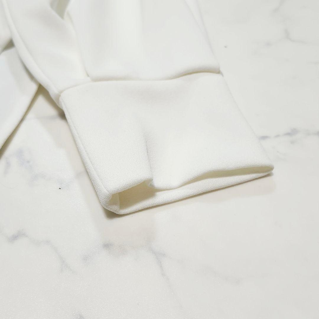 タグ付き/25年モデル☆ビアズリー　Tブラウス　ストレッチ　サイドスリット　1