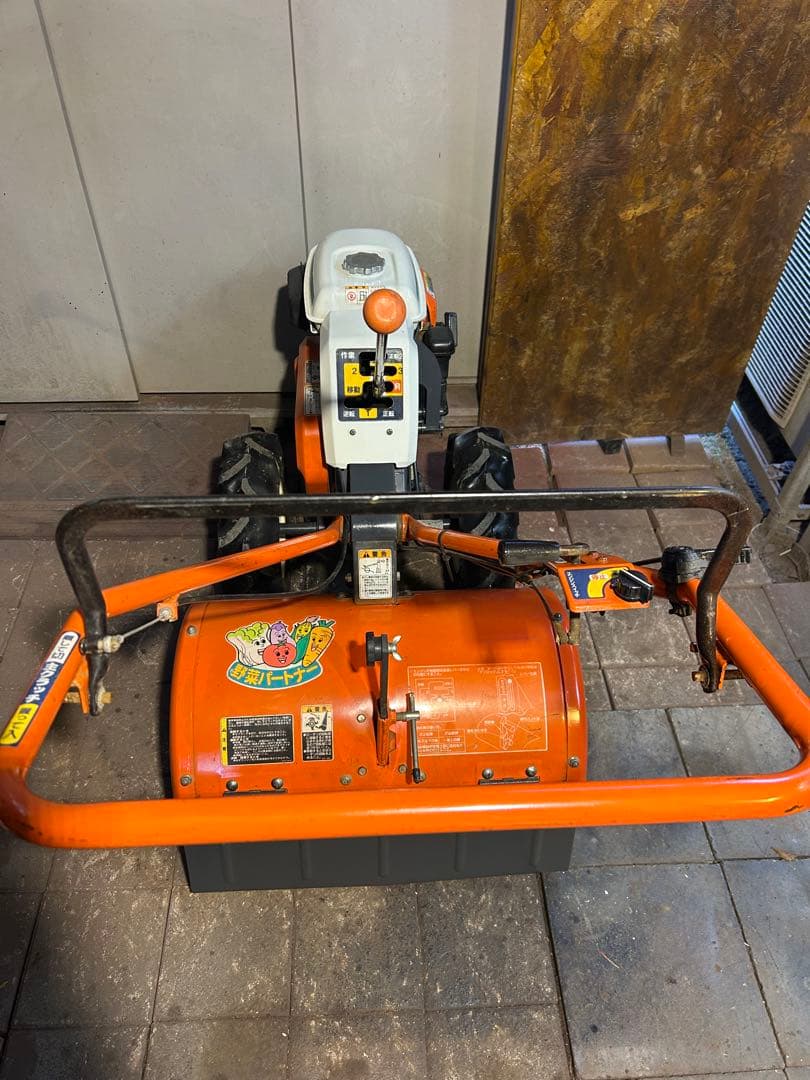 引き取り希望です。中古実働整備済【耕運機　クボタTR70】逆転耕運付/6.2馬力