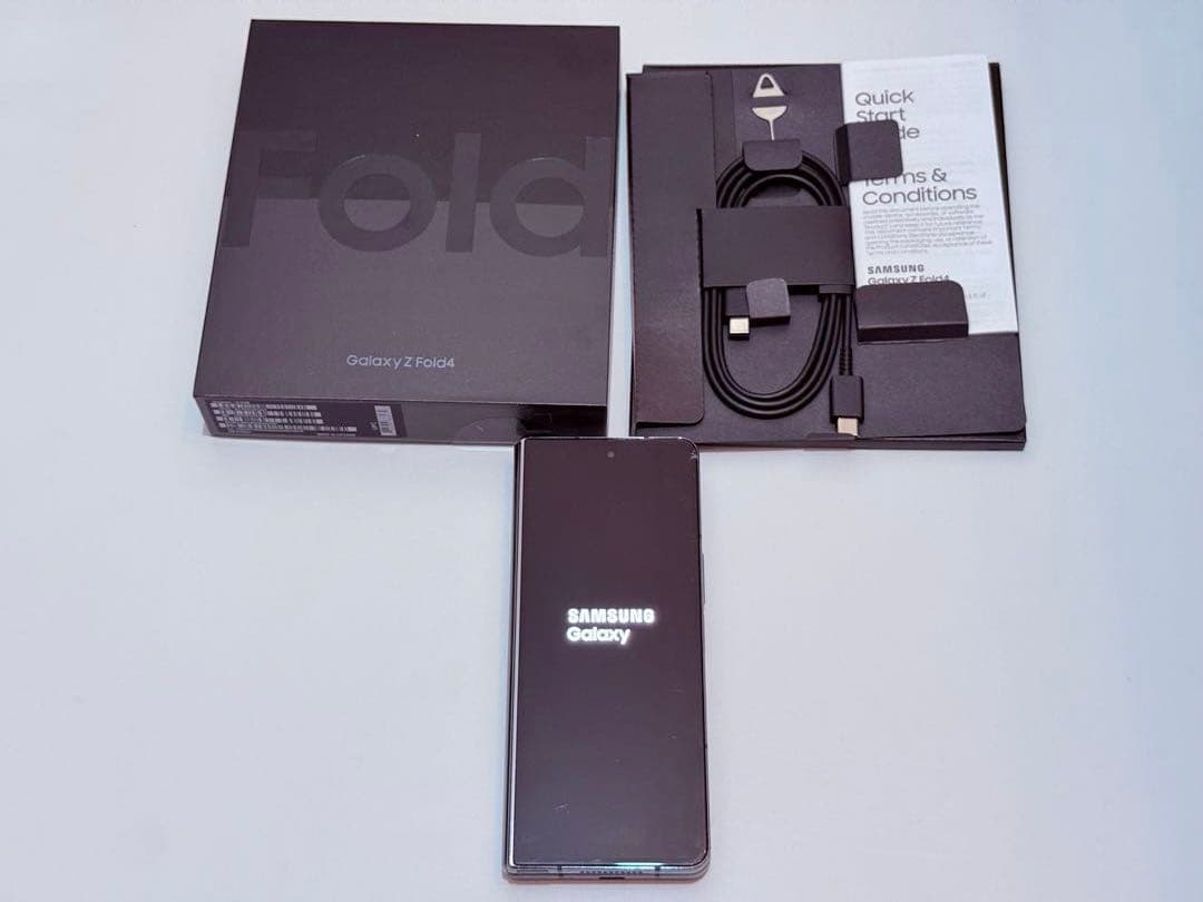 Galaxy Z Fold4 512GB SIMフリー 難あり 米国版