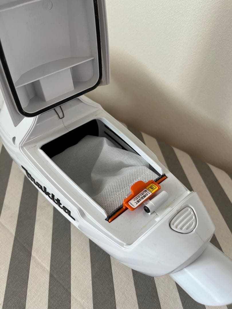 マキタ コードレス掃除機 CL107FDSHW